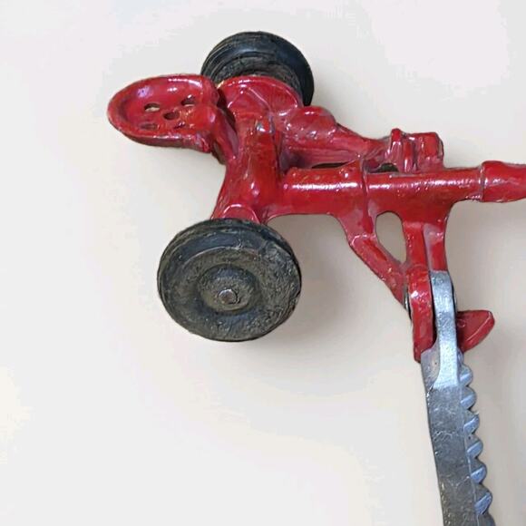 Vintage 1950s Oliver Sickle Mower Die Cast Aluminum Red Farm Tractor - Picture 4 of 8